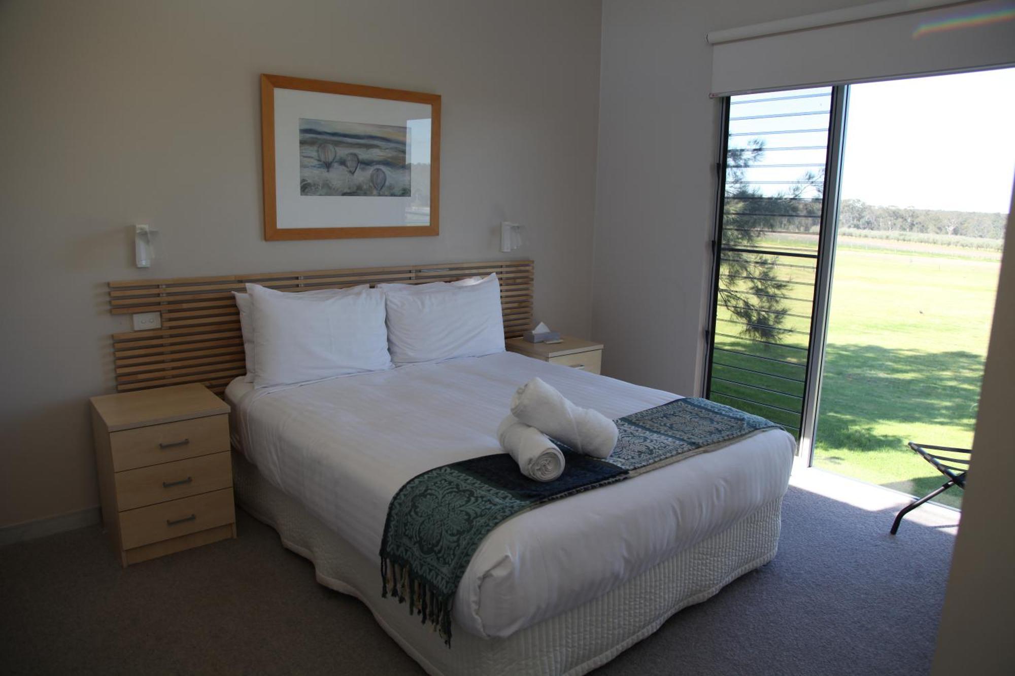 Aparthotel Adina Vineyard Lovedale Exterior foto